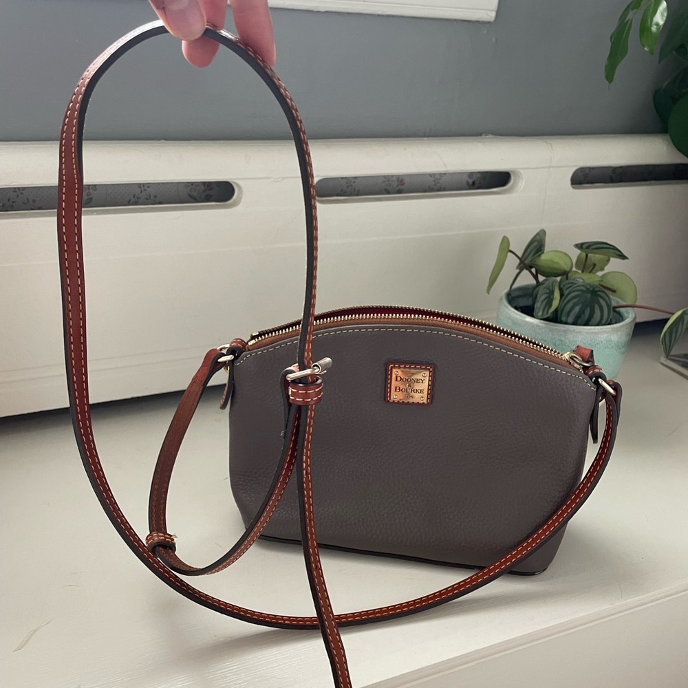 Dooney & Bourke cross body